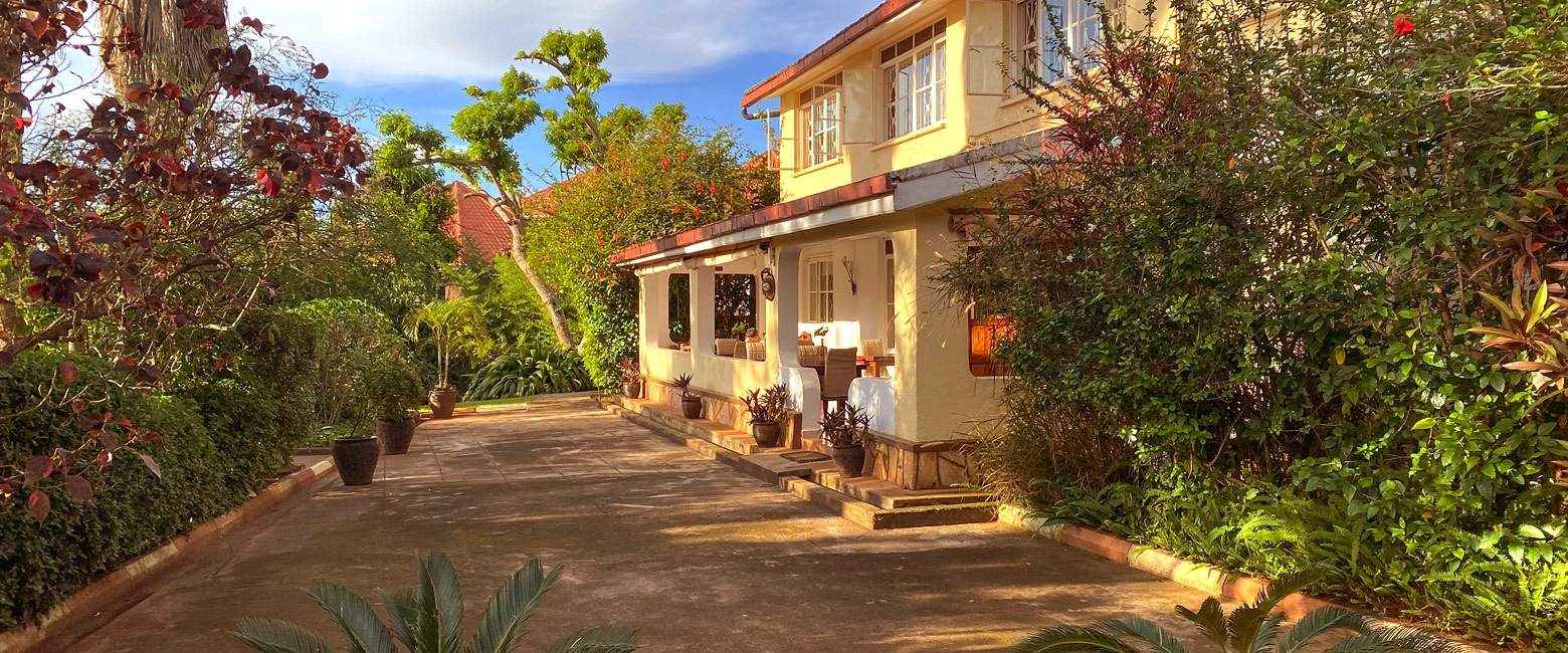 Couple enjoying Paris with Eiffel Tower