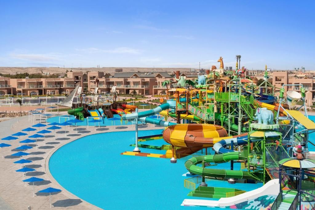 منتجع بيكالباتروس دانا بيتش